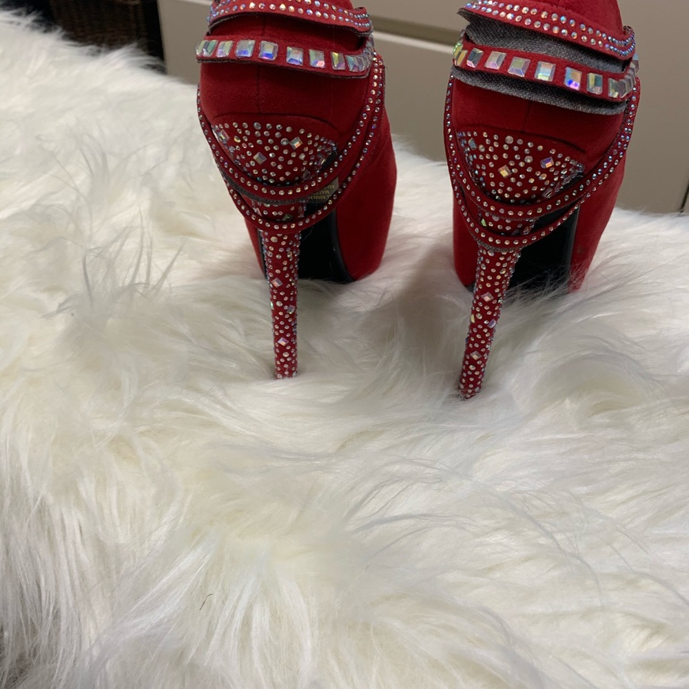 HOT Red Heels w Rhinestones - Picture 4 of 6
